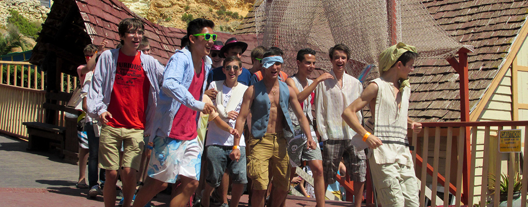 Fă-ți prieteni și distrează-te