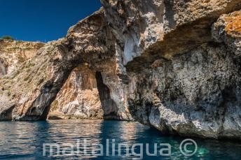 Un arc de mare la Blue Grotto, Malta