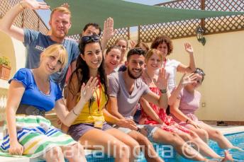 Our team works hard to make sure studenți get the most out of their language curs