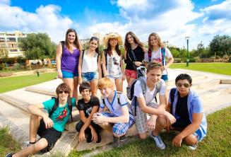 The park next to the școală residance
