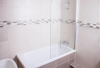 școală apartament baie in st. julian's