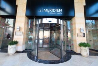 intrare of Le Meridien hotel in st. julian's