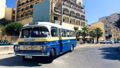 Transferuri gratuite pentru elevii de la cursurile de engleză pentru juniori